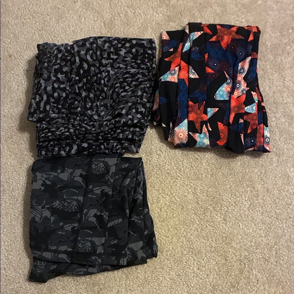 Women's Patterned Leggings Set - Black, Red, Blue